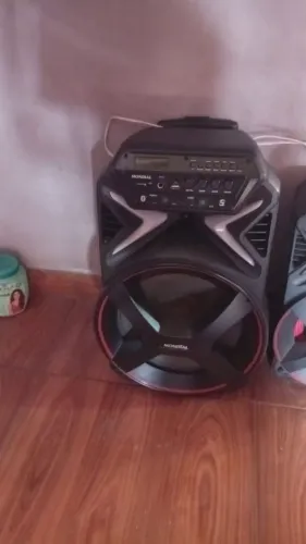 Estou vendendo uma caixa de som