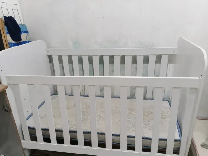 Vendo berço + colchão