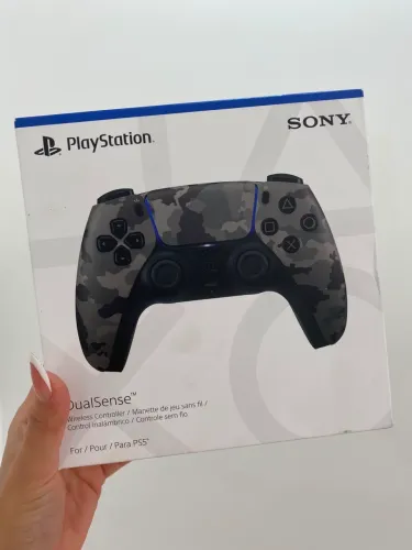 controle sem fio Sony PlayStation 5 DualSense na edição especial Gray Camouflage
