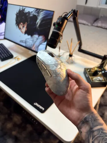 RS3 Ultra (mouse fibra de carbono)