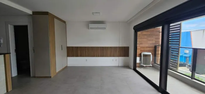 Saco Grande | Estúdio de 47 m² com automação e 1 vaga