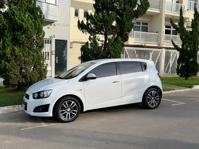 Chevrolet Sonic HB LTZ 1.6 16V Flexpower 5P Mec. 2012