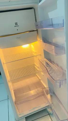 Vendo geladeira Electrolux