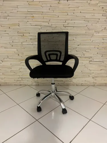 Cadeira de Escritório Moderna com Tela Mesh
