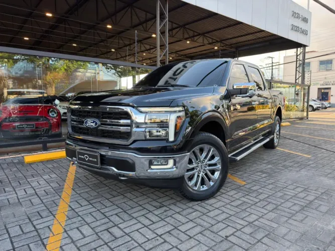 Ford F-150 Lariat Black 4X4 5.0 V8 2024