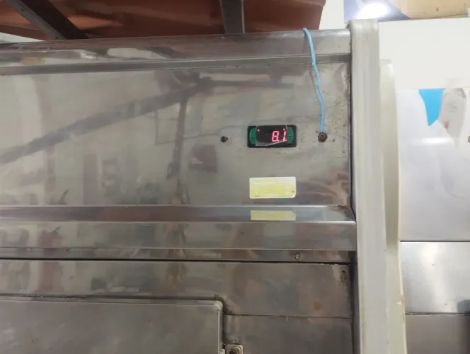 Geladeira tipo câmara frigorífica de inox capacidade para 2.000 kg