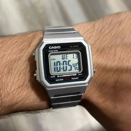 Relógio casio original , acompanha caixa e demais acessorios