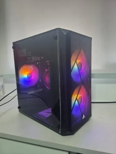 *PC GAMER RYZEN 2200G (c/ Radeon Vega 8) + A320m + 8gb (2x4) DDR4 2133mt + SSD 120gb