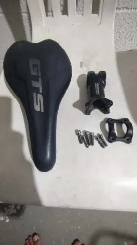 Selim GTS e mesinhas de avanço para bicicleta (vendo separadamente e troco em peças)