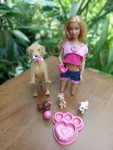 Barbie Taffy Dog & Puppies original Mattel, da coleção Barbie Loves Me 3 (2006)