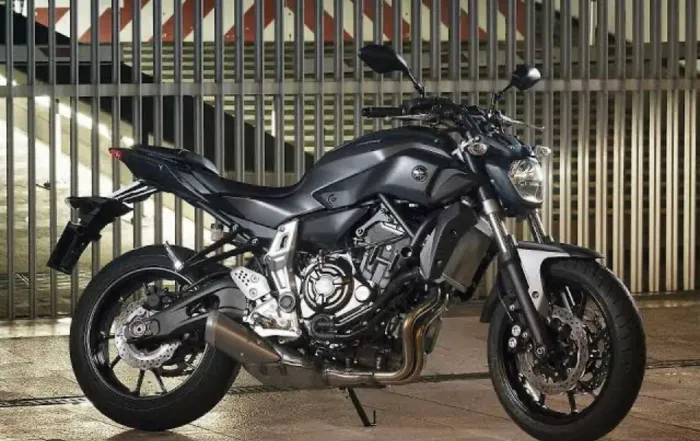 Moto Yamaha MT 07 cinza