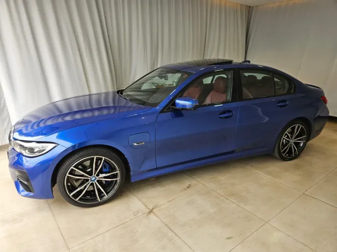 BMW 330E M Sport 2.0 Turbo Híbrido AU 2022