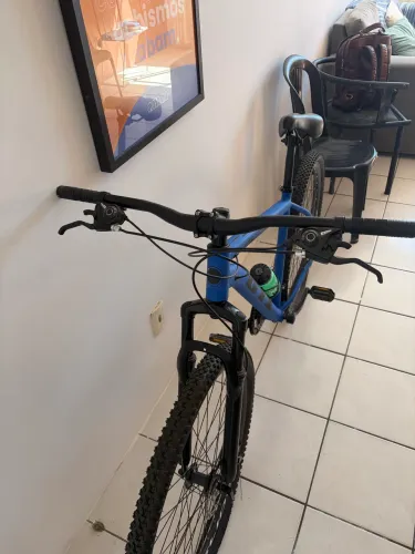 Bicicleta semi nova (utilizei pouquíssimas vezes)