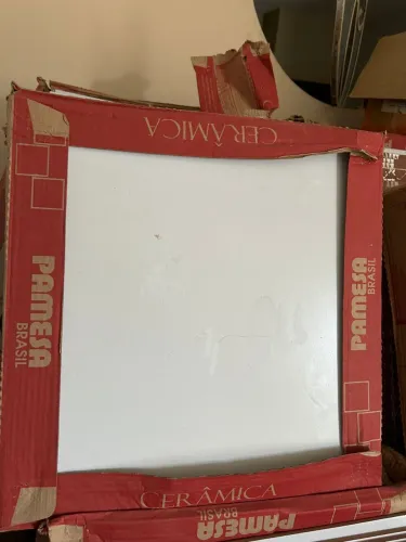 Cerâmica esmaltada branca (piso e parede) Marca Pamesa Tamanho 47x47