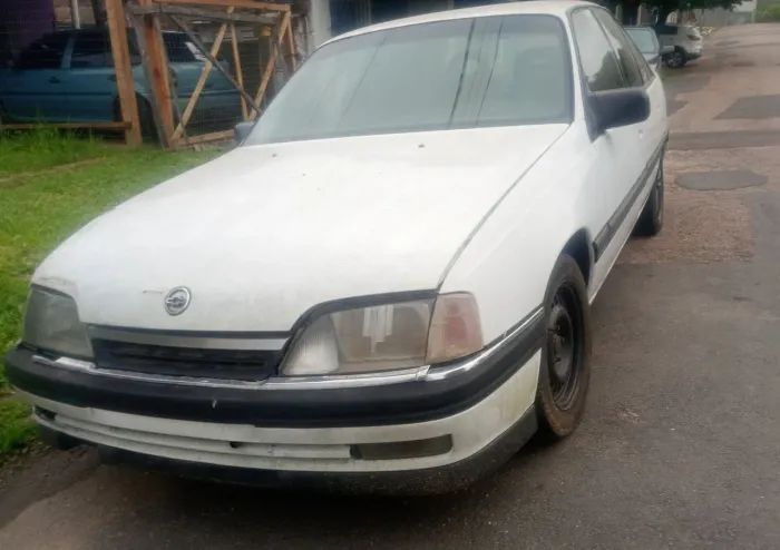 Chevrolet Omega GLS 2.2 / 2.0 (álcool) 1998