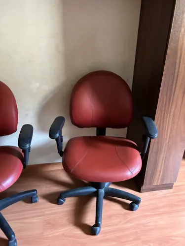 Cadeira de escritório giratória