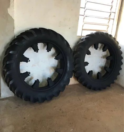 Rodas para trator,com pneu fino 12/4/36 