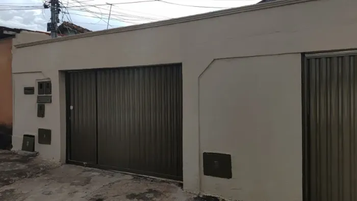 Aluga-se Casa 3 quartos no Setor Finsocial, nas proximidades da Av. Noroeste