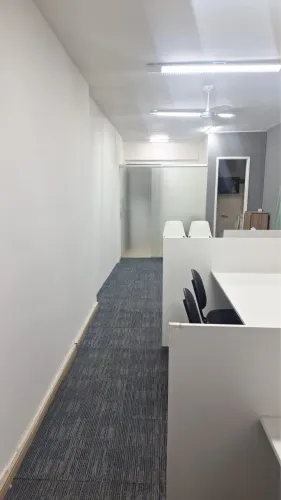 Sala mobiliada com ar condicionado!