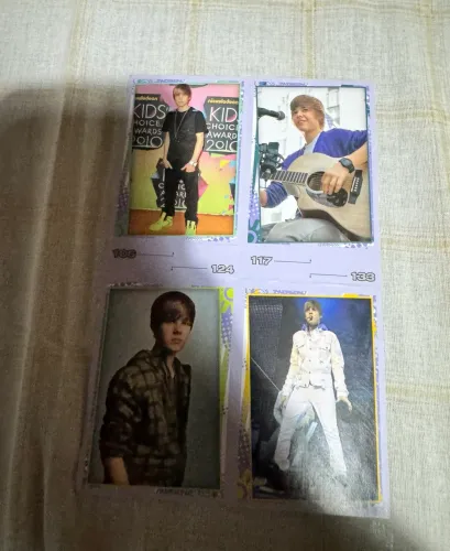 Combo 4 figurinhas antigas Justin Bieber