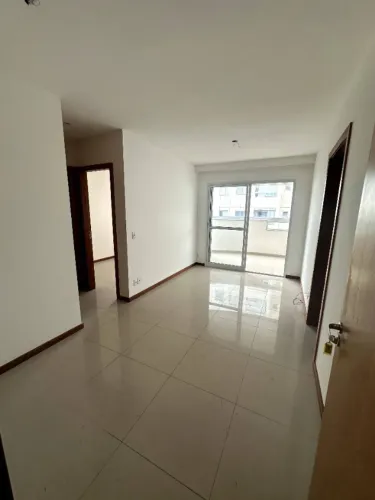 2 Quartos com 68m2, sol da manhã, já com fechamento de varanda