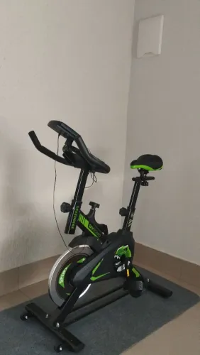 Bicicleta ergométrica bike de acadêmia
