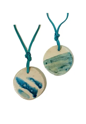 Colar Medalhão de Cerâmica Dupla Face