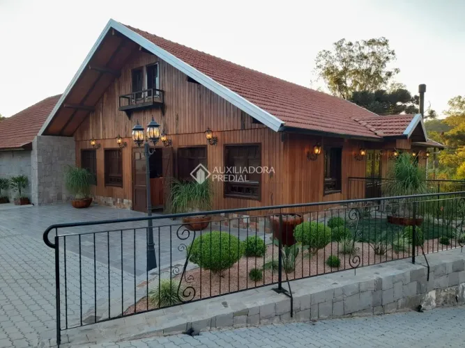 Área Rural em Garibaldi com 2.500m2, com uma cantina de pedras e casa ao lado, pode também