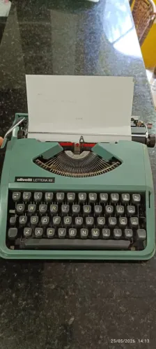 Máquina de escrever (datilografia) Olivetti
