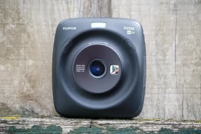 Câmera Instantânea Instax Fujifilm Square SQ20 Preta