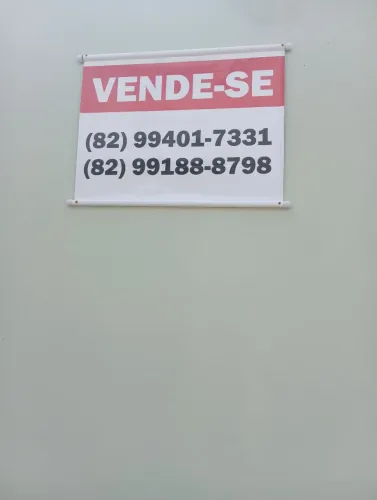 Casa com primeiro andar pra vender no Santos Dumont