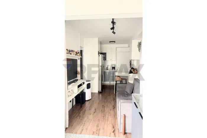 Charmoso apartamento moderno de 35m² com uma varanda panorâmica espetacular entre a Liberd