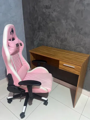 Cadeira gamer & Escrivaninha 