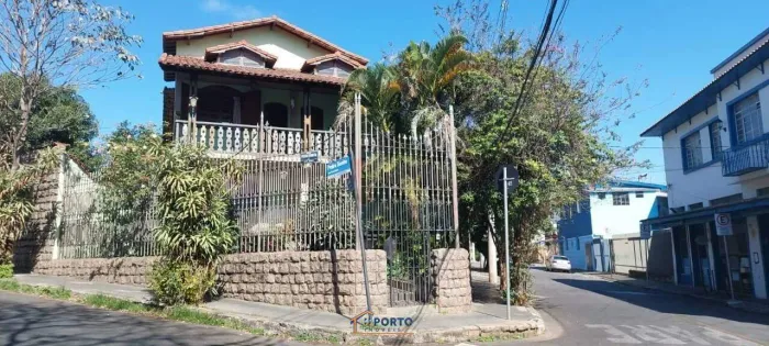 Casa residencial com 5 quartos, área externa de 264 m² e churrasqueira no Prado