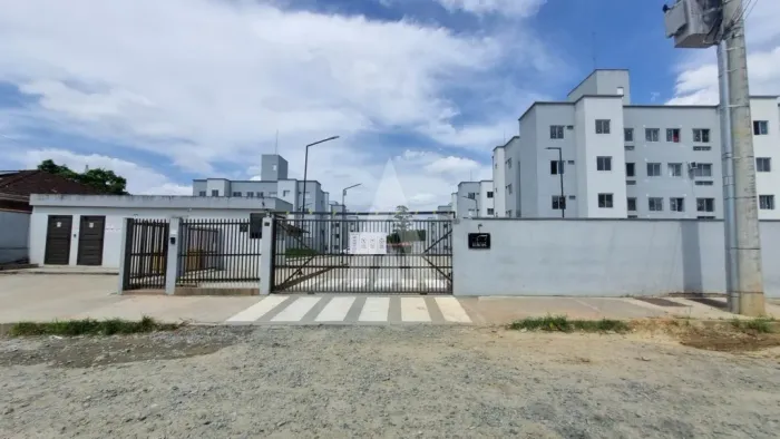 Apartamento no bairro Vila Nova com 02 quartos, cozinha com armários e 01 vaga de garagem.