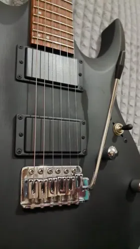 GUITARRA CORT