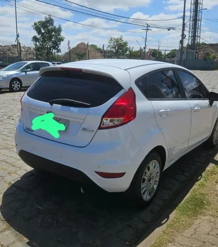 Ford Fiesta 1.5 16V Flex Mec. 5P 2015