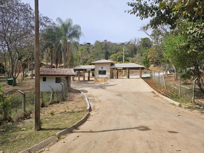 Terreno em Atibaia, condomínio fechado, ótima localização, para venda com 5848m²