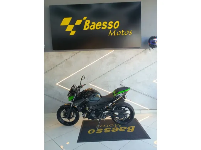 Kawasaki Z 400 se 2022