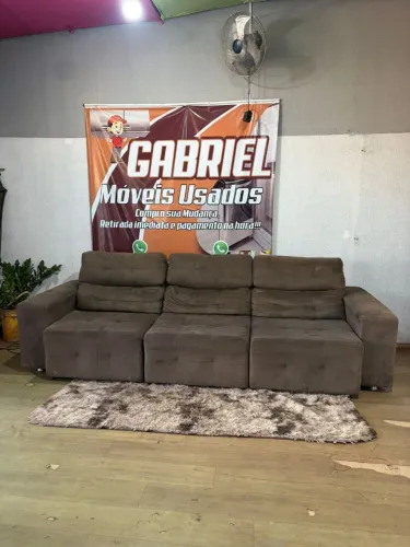 Sofa retrátil reclinável grande e bem conservado Possui 2.95 por 1.60 aberto ((ENTREGO))