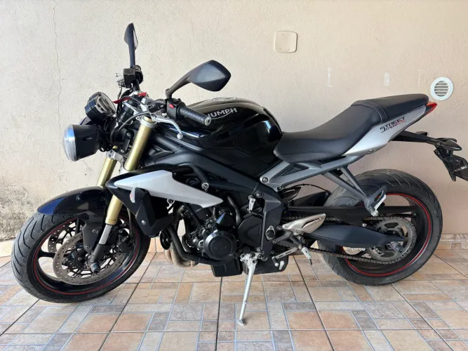 Triumph Street Triple 675