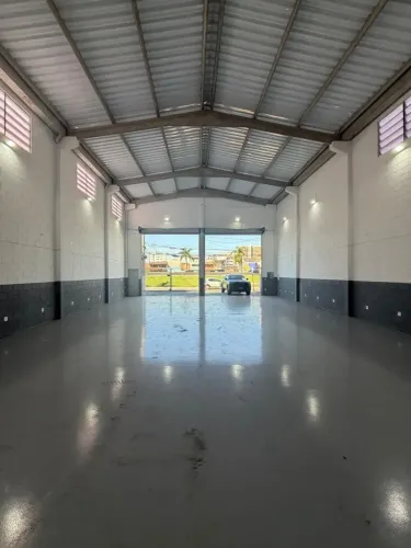 Galpão para aluguel com 360 metros quadrados com 1 quarto em Glória - Praia Grande - SP