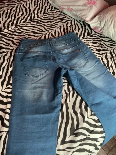 Vende-se calça jeans