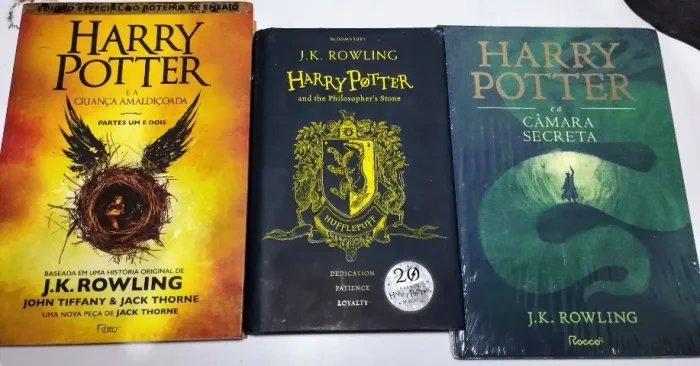 Kit 3 Livros Harry Potter: Livro2 Capa Dura + Livro1 Edição Gringa + A Criança Amaldiçoada