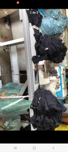 Máquina overlok eletrônica 