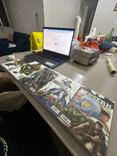 COLEÇÃO BERSERK MANGÁ DO VOL 1 ao 5