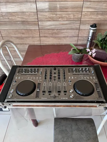 DDJ T1