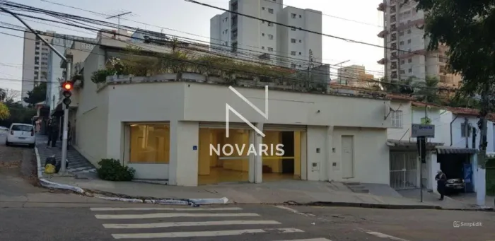 Salão comercial 200m² na Chácara Sto Antônio