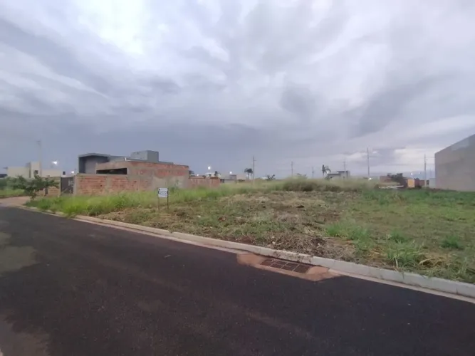 Terreno de 204m² no Vival dos Ipês Fase V - Abaixo do valor de mercado
