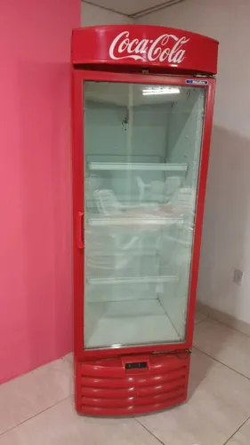 Geladeira Expositora Coca-Cola - gelando forte